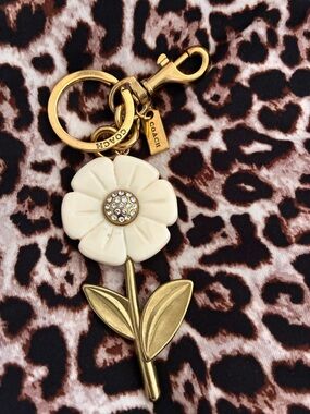 COACH Cream Flower Key & Card Holder with Gold-Tone Hardware